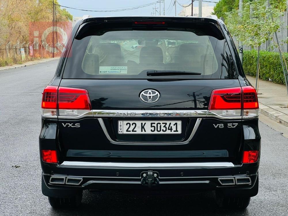 تويوتا لاندكروزر